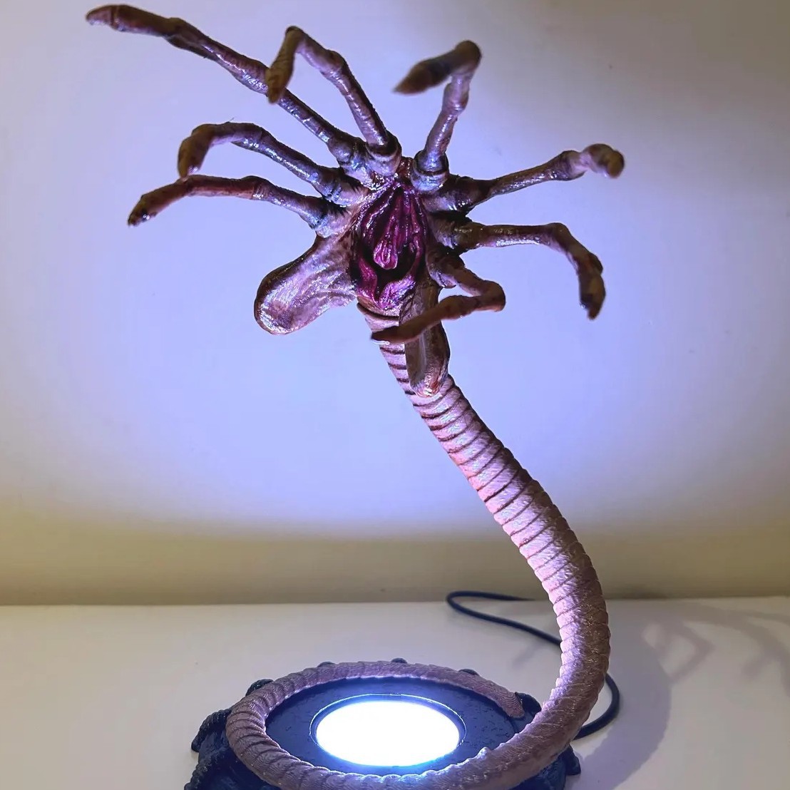 Alien Facehugger Lamp Nightlig - đánh giá và giá Lighting Decor Items